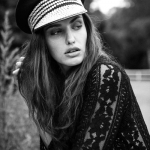 Black-Lace-Dress-De-La-Troupe